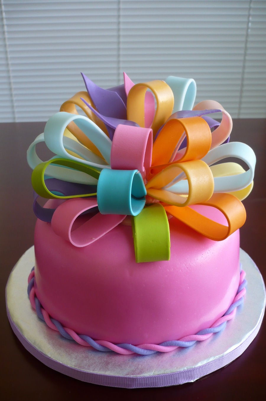 Bow Birthday Cake — free download