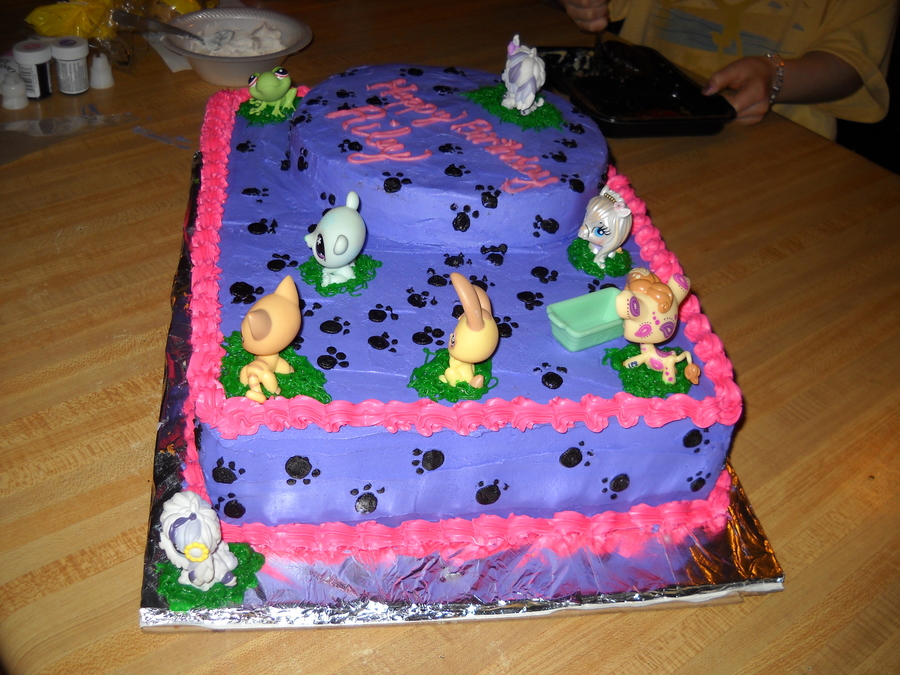 Littlest Pet Shop Cake - CakeCentral.com