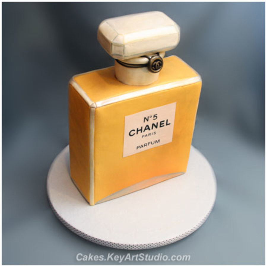 Chanel No5 Parfum/perfume Bottle Cake