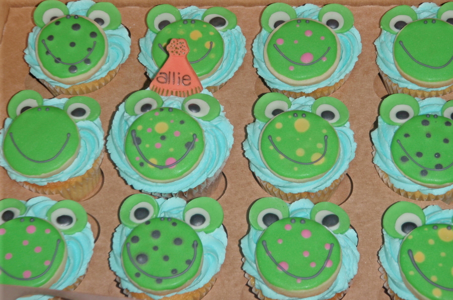Froggy Birthday - CakeCentral.com