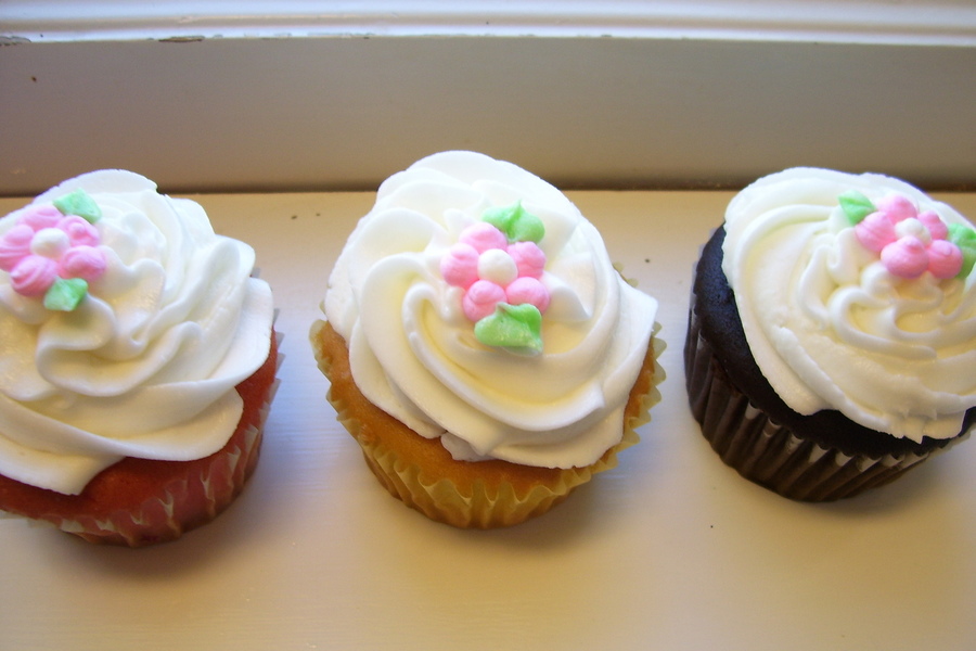 Simple Flower Birthday Cupcakes
