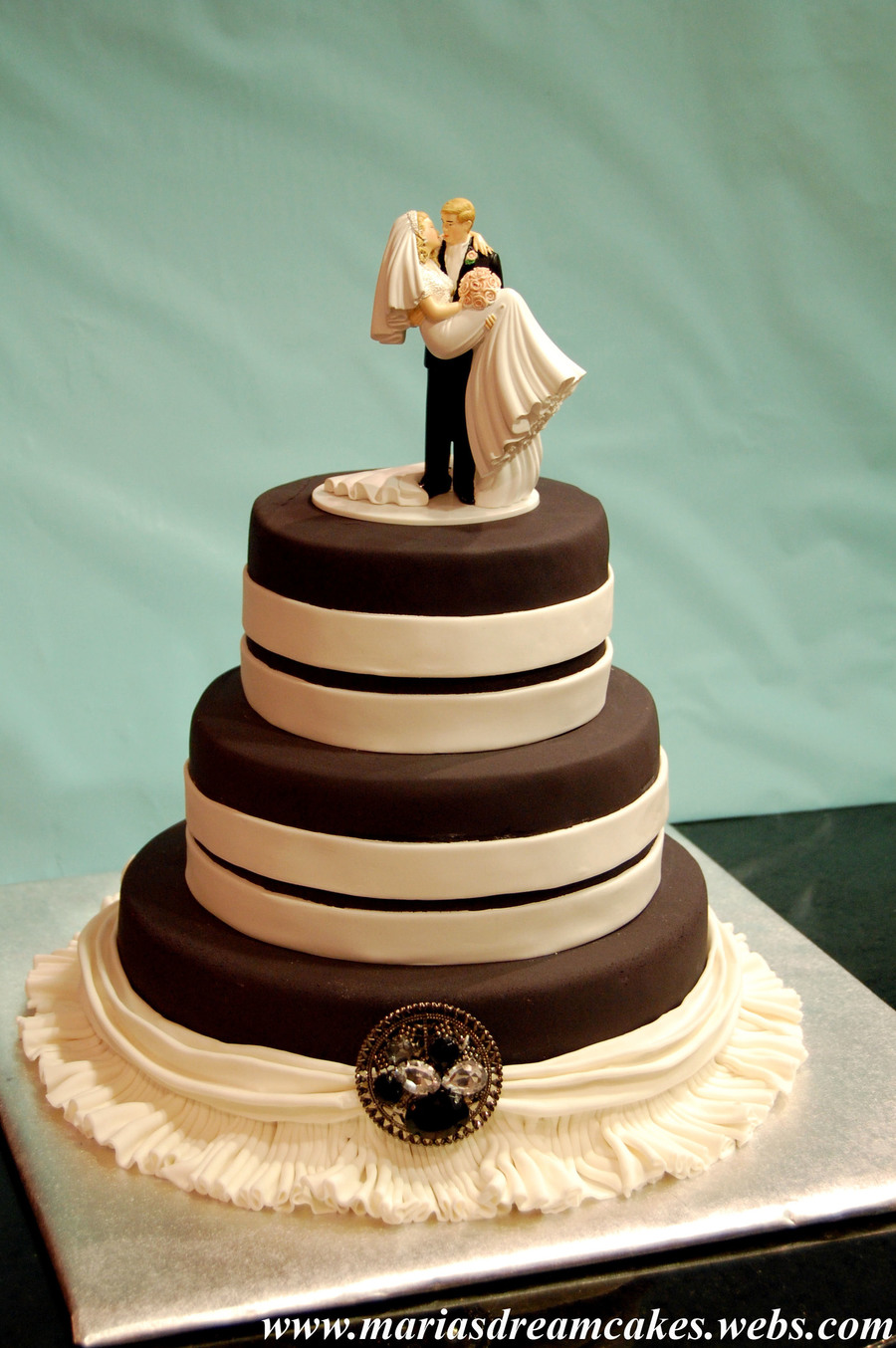 Black And White Themed Wedding Cake