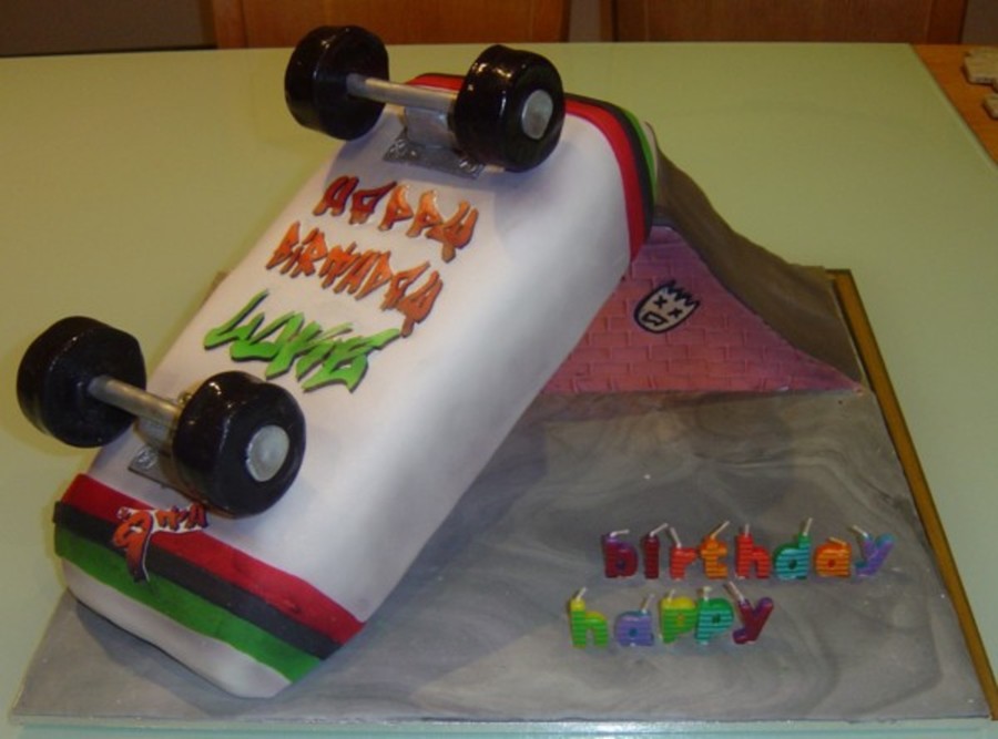 Skateboard And Ramp Cake