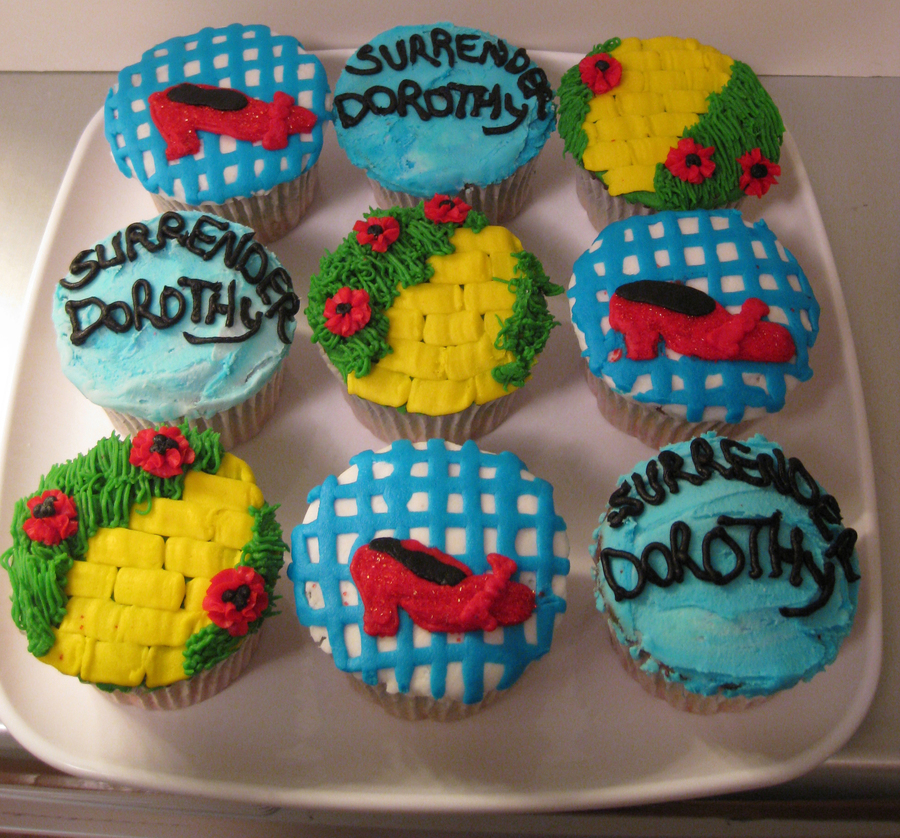 Wizard Of Oz Rainbow Cupcakes