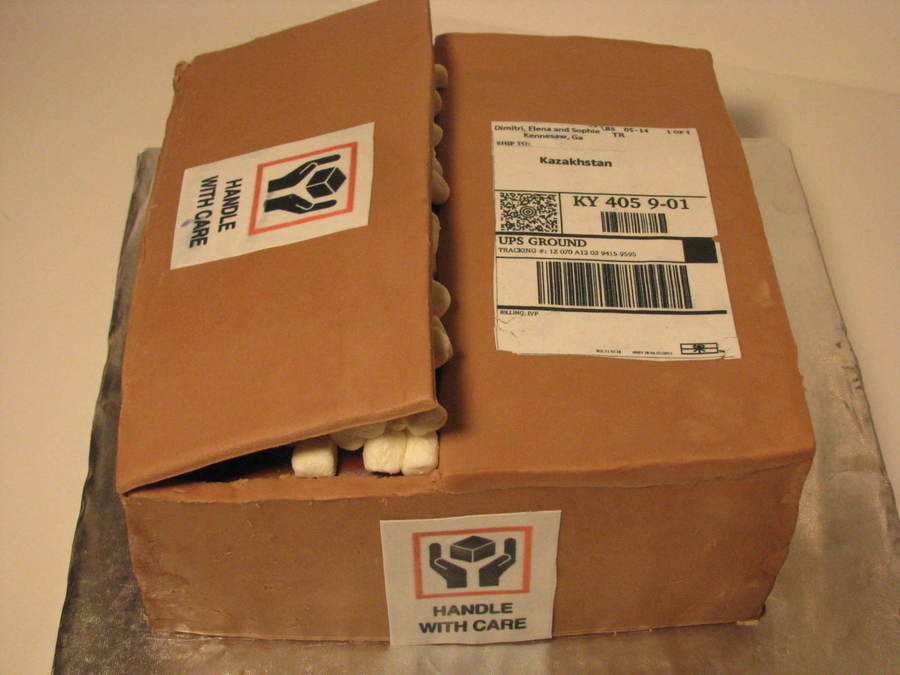 Moving Away Cake/box