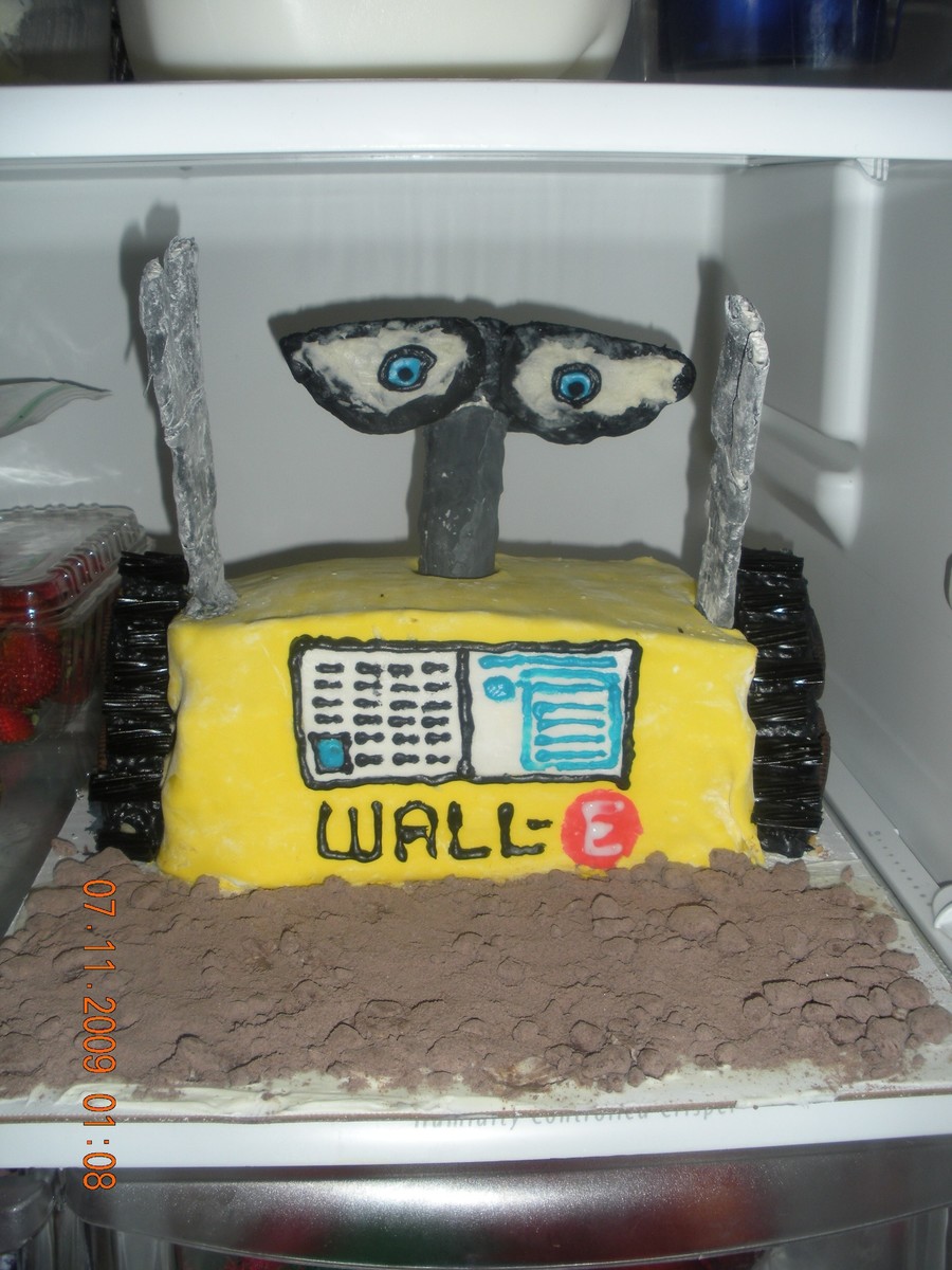 WallE Birthday Cake