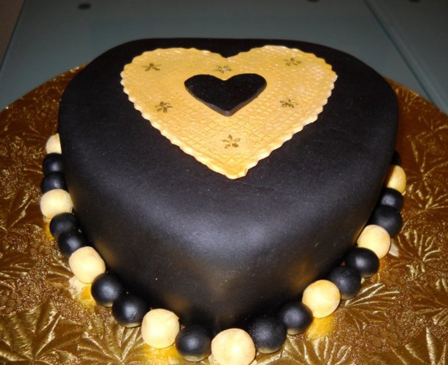 Black And Gold Valentine's Cake