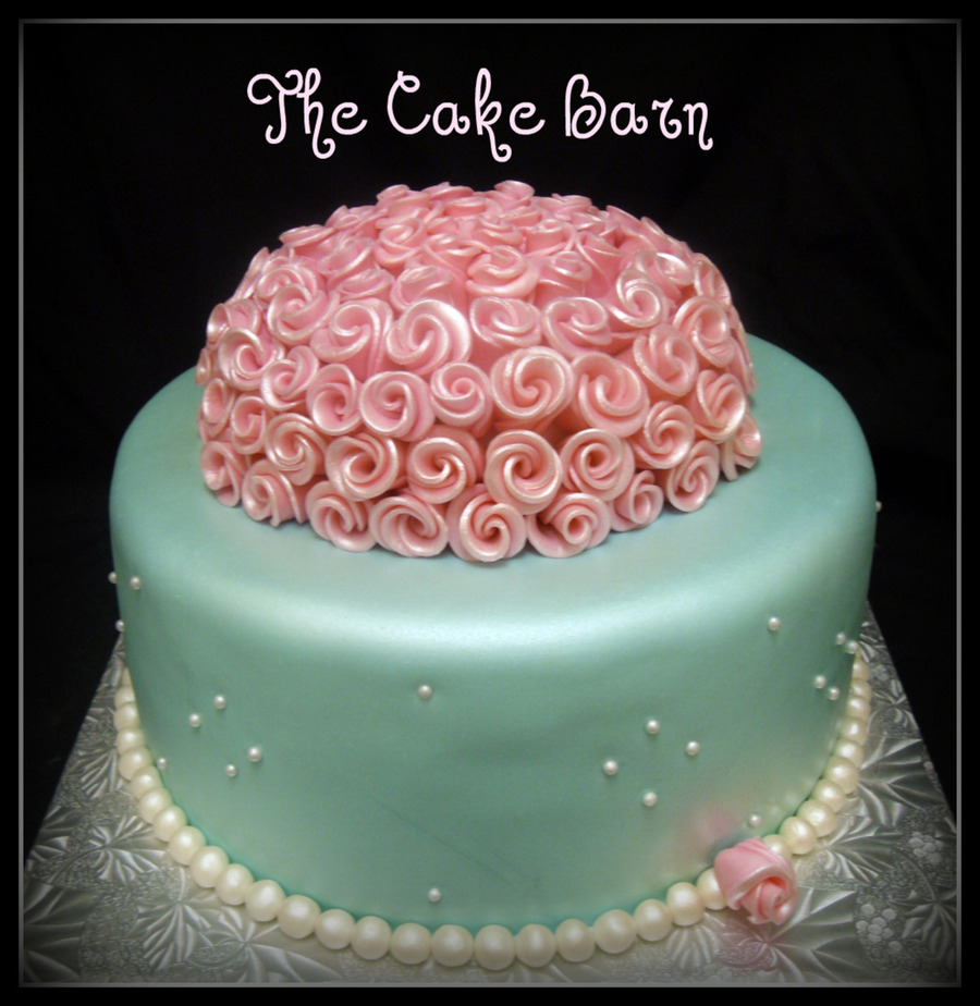 Elegant Pink Rose Bud Cake
