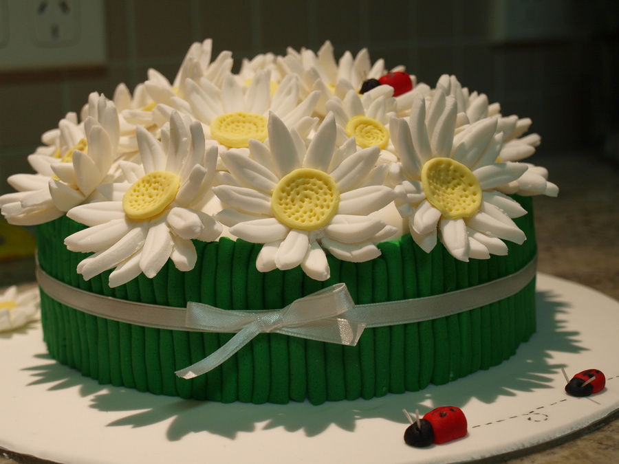 Daisy Bouquet Cake