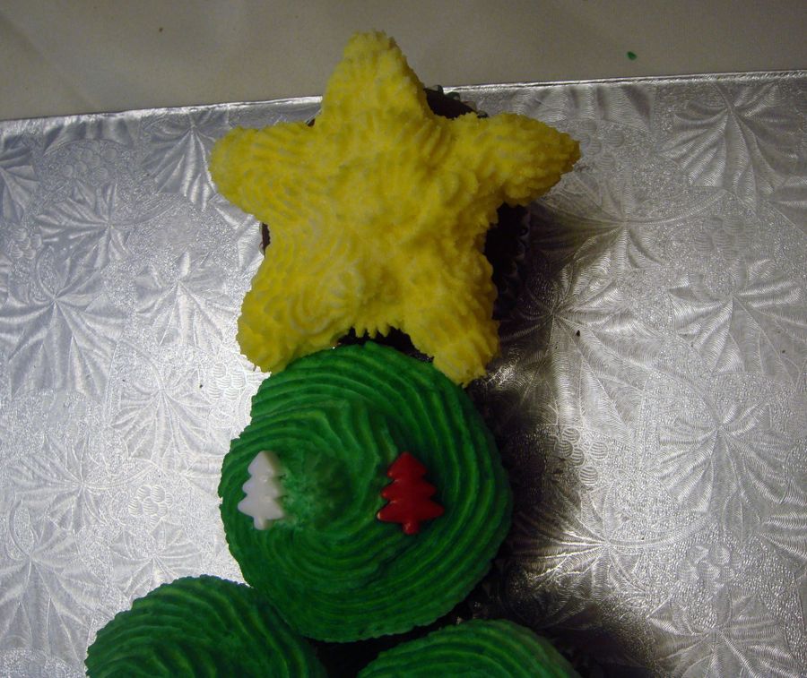 Christmas Tree Cupcake Cake