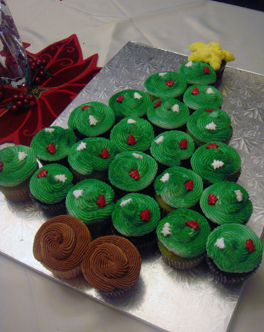 Christmas Tree Cupcake Cake