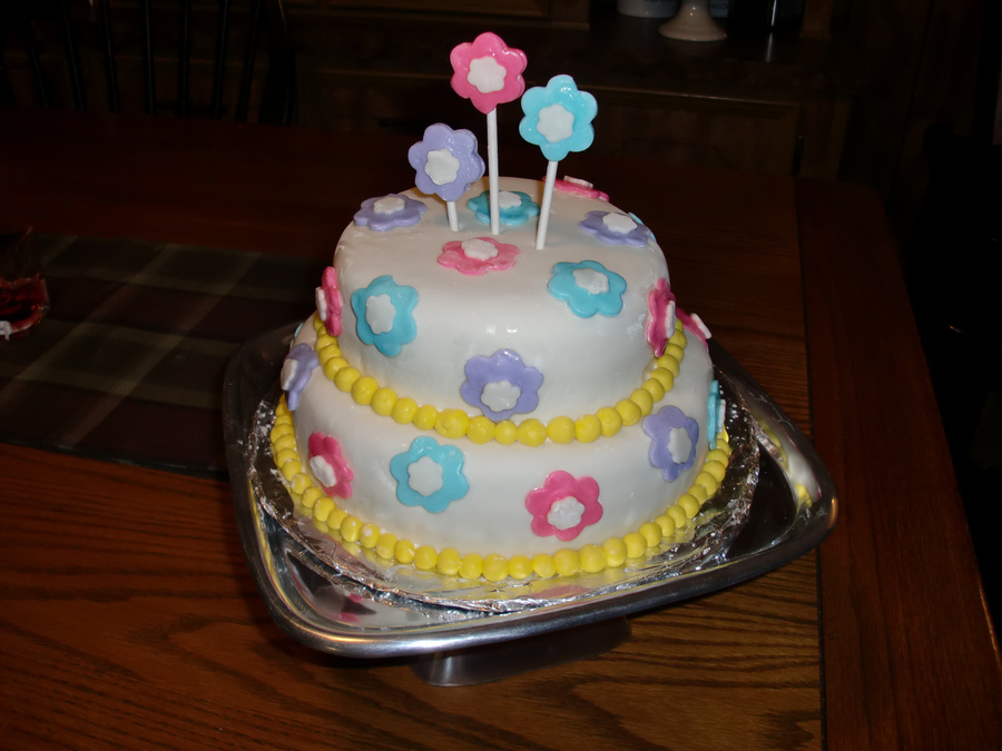 Marshmallow Fondant Flower Cake