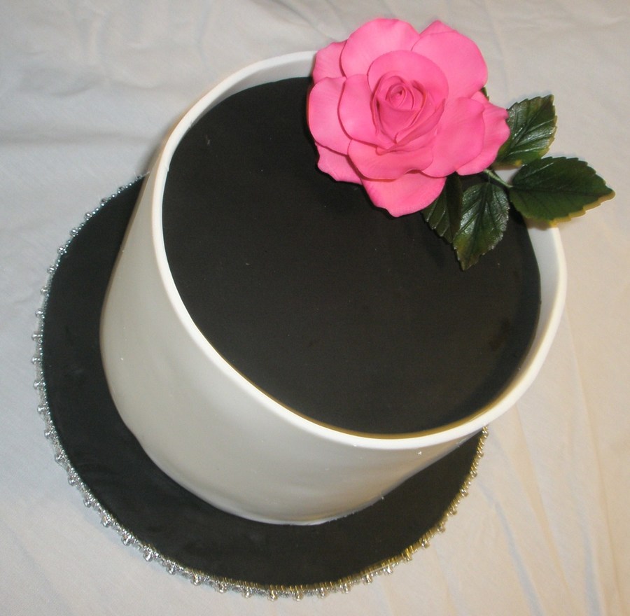 Simple Black And White Fondant Cake