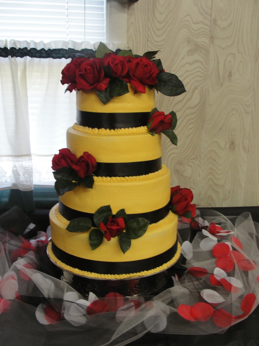 Wedding/anniversary Cake