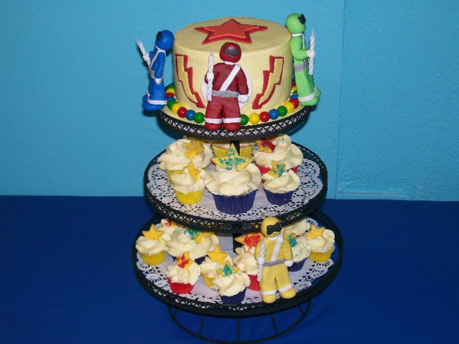 Power Rangers Cake And Cupcakes - CakeCentral.com