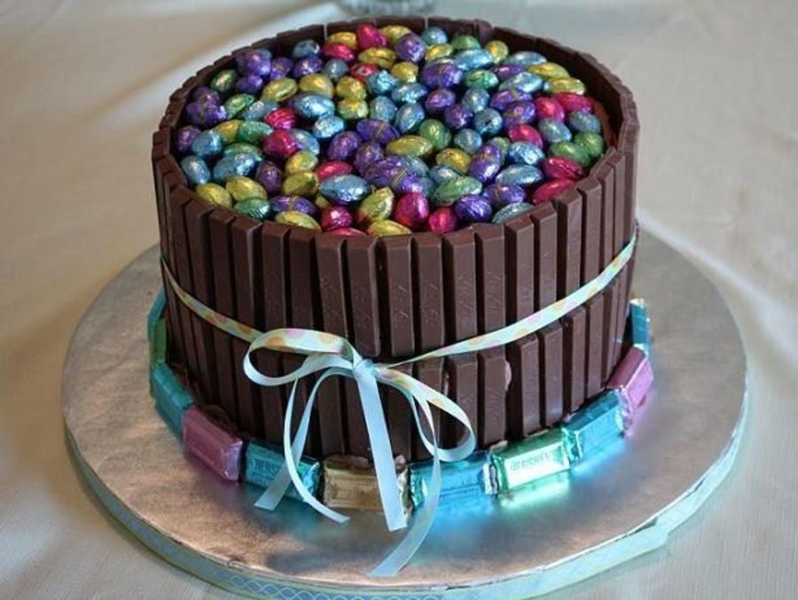 Kit Kat Easter Cake