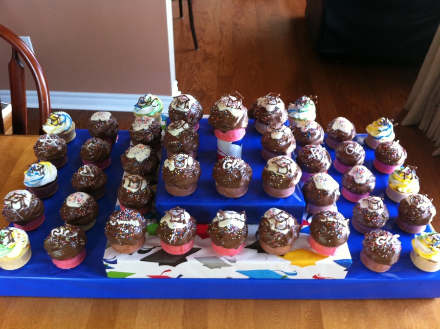 Graduation Ice Cream Cone Cupcake Cake