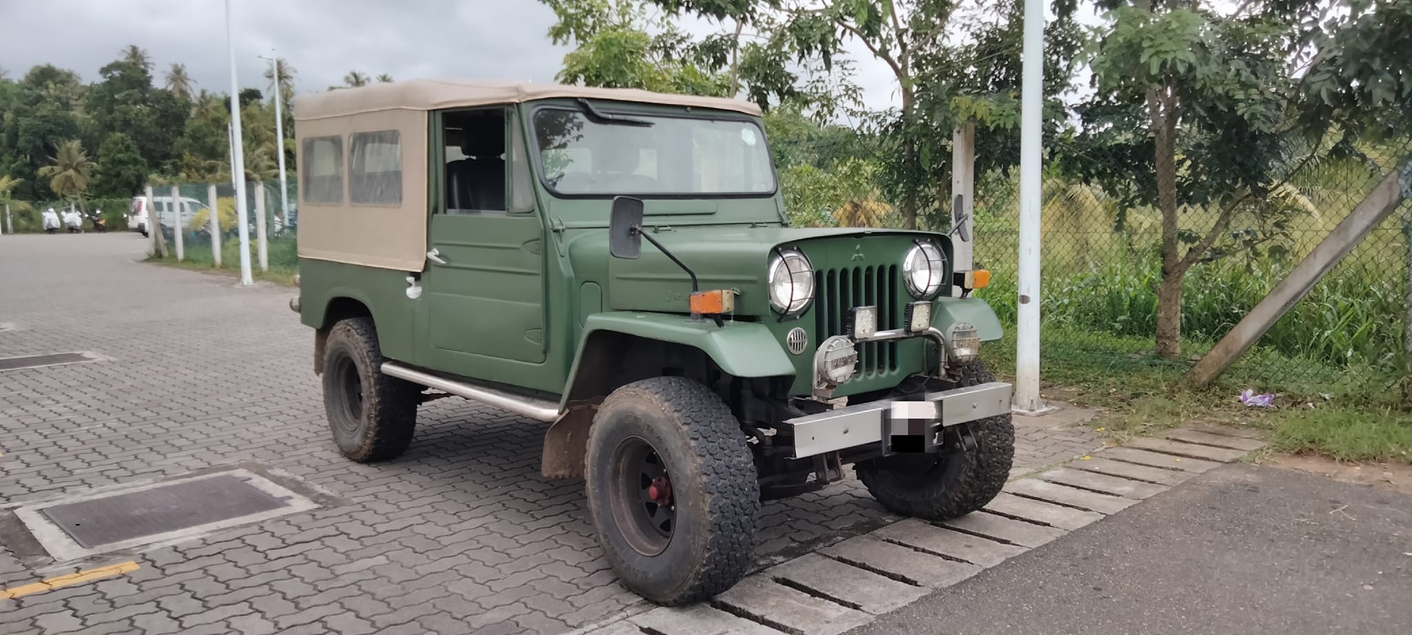 Mitsubishi 4dr5 jeep – Adz.lk – Classified Ads & Directory Listing