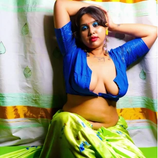 Mesmerizing muse desi exposing her milk tankers appealing gigantic jugs