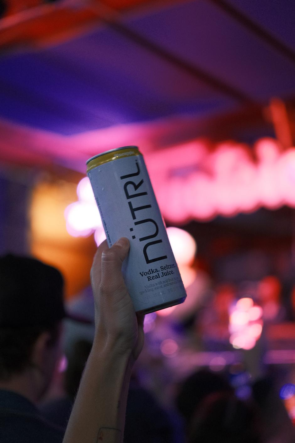 Tucker Wetmore opened the doors to “Tuck’s Tasty Tavern” – a pop-up bar experience | Interviews & Reviews by Center Stage Magazine #