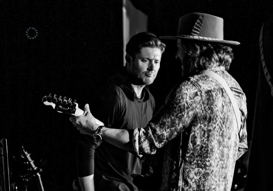 Supernatural 20th Anniversary Tour Finale in Nashville: Jensen, Jared, Mark Sheppard & SPN Family Magic | Interviews & Reviews by Center Stage Magazine #