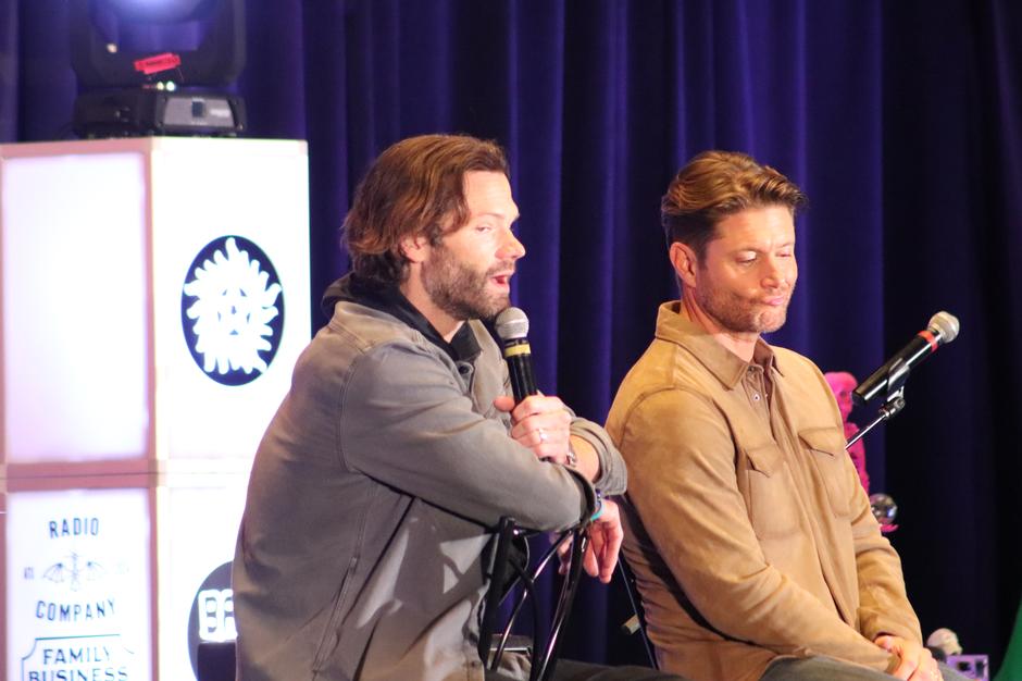 Supernatural 20th Anniversary Tour Finale in Nashville: Jensen, Jared, Mark Sheppard & SPN Family Magic | Interviews & Reviews by Center Stage Magazine #