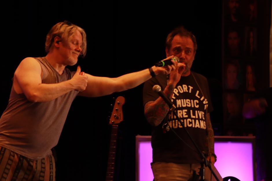 Supernatural 20th Anniversary Tour Finale in Nashville: Jensen, Jared, Mark Sheppard & SPN Family Magic | Interviews & Reviews by Center Stage Magazine #