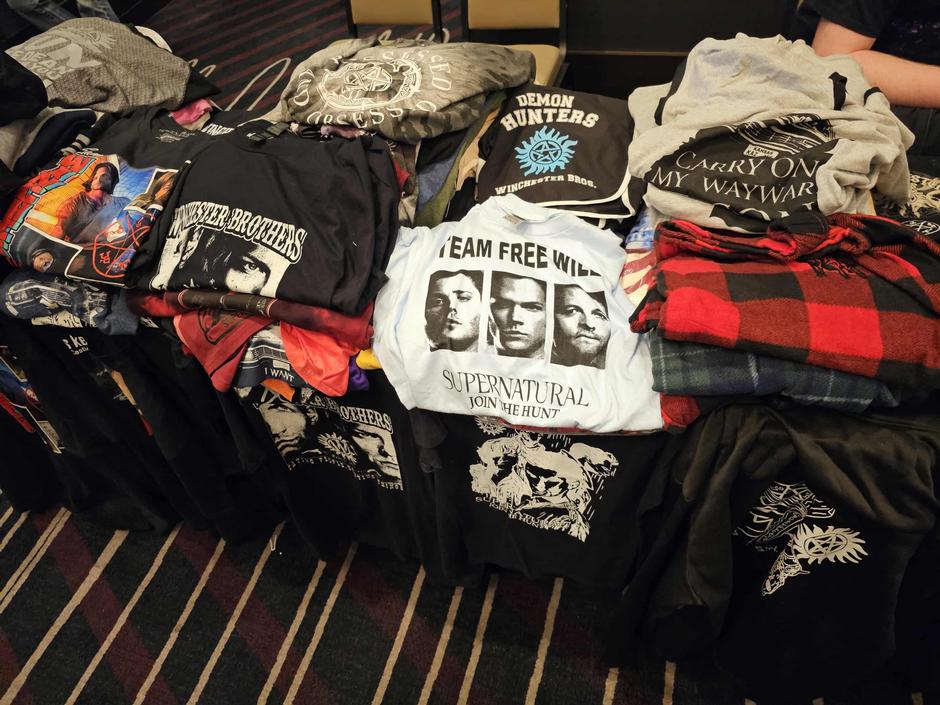 Supernatural 20th Anniversary Tour Finale in Nashville: Jensen, Jared, Mark Sheppard & SPN Family Magic | Interviews & Reviews by Center Stage Magazine #