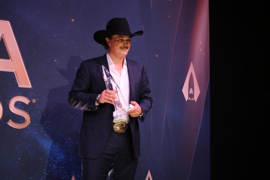 2025 CMA Awards Winners: Lainey Wilson Takes Entertainer of the Year Again, Ella Langley & Riley Green Win 3 Each – Full List | Interviews & Reviews by Center Stage Magazine #