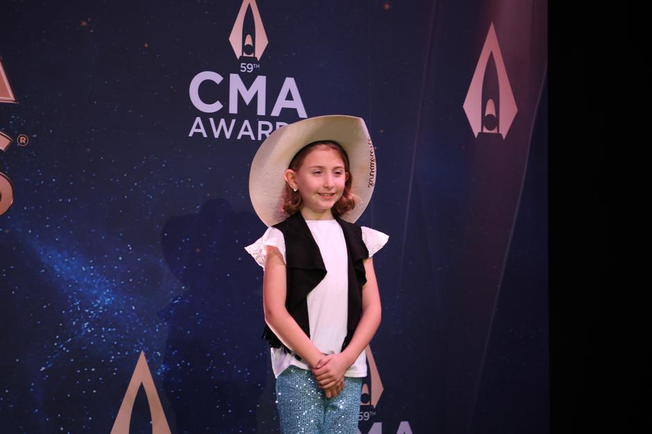 2025 CMA Awards Winners: Lainey Wilson Takes Entertainer of the Year Again, Ella Langley & Riley Green Win 3 Each – Full List | Interviews & Reviews by Center Stage Magazine #