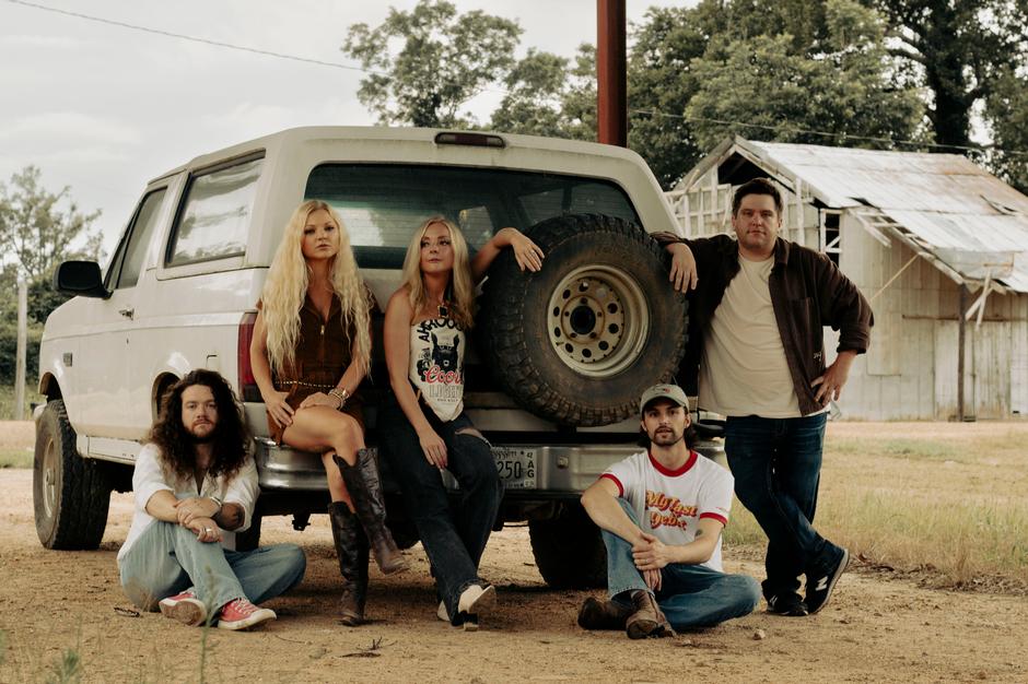 American Blonde Releases Heartfelt New Single “Delta Home” – Exclusive Premiere + Candlebox Tour Announcement | Interviews & Reviews by Center Stage Magazine #