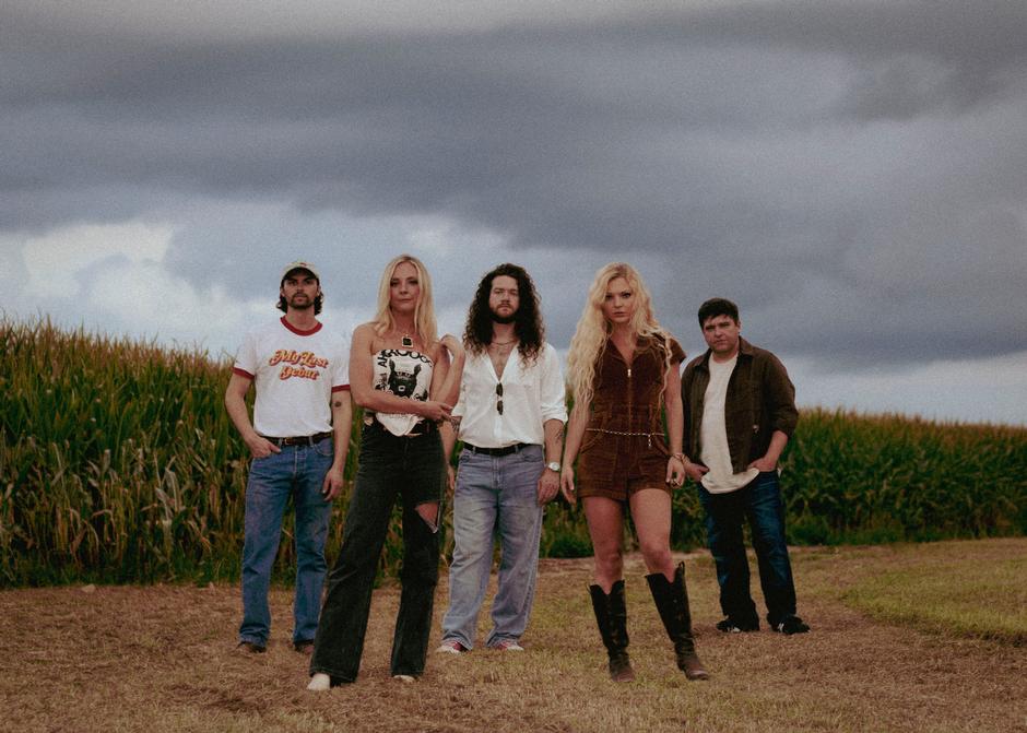 American Blonde Releases Heartfelt New Single “Delta Home” – Exclusive Premiere + Candlebox Tour Announcement | Interviews & Reviews by Center Stage Magazine #