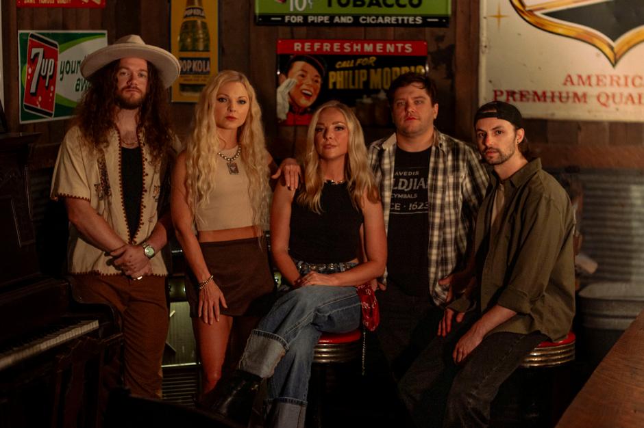 American Blonde Releases Heartfelt New Single “Delta Home” – Exclusive Premiere + Candlebox Tour Announcement | Interviews & Reviews by Center Stage Magazine #