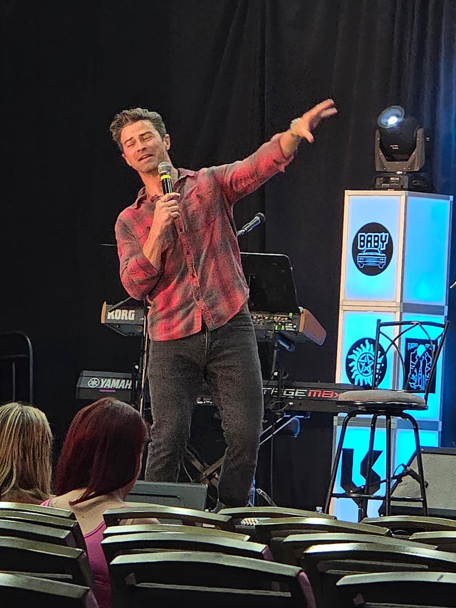 Why Fans Can’t Stop Talking About Matt Cohen at the Orlando Supernatural Convention | Interviews & Reviews by Center Stage Magazine #