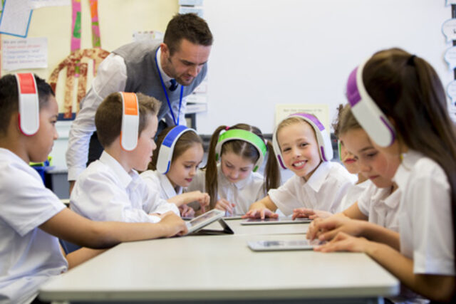 Kids on tablets game design 472