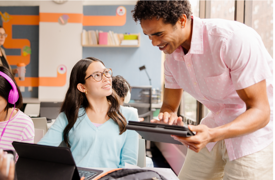 Teacher using data to info student instruction WF2379900