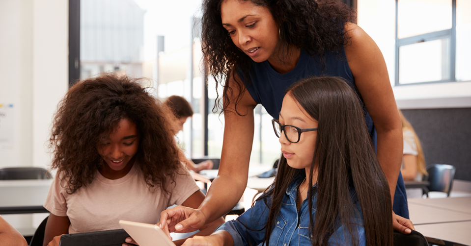 Blog Engaging Adolescent Readers Headerv01