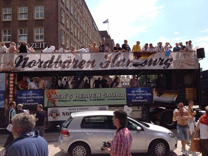 Bären-Truck auf dem Hamburg-Pride 2016