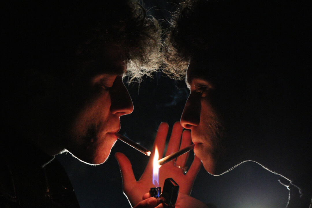 cigarette mood Men Smoking Cigarettes Intimate Dark Mood