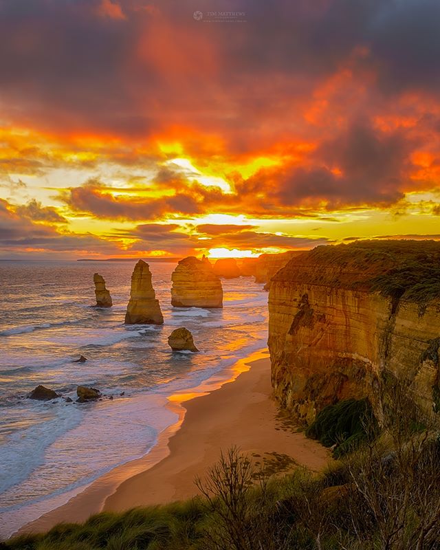 A breathtaking sunset over the Twelve Apostles along the stunning Australian coast showcases natural beauty and serene coastal landscapes.
