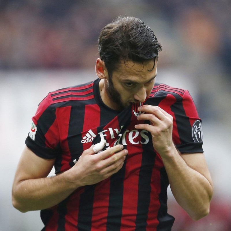 Become a Milan Midfielder and Play the San Siro CharityDerby