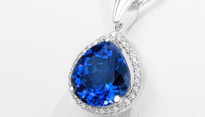 5.21 Carat Tanzanite and 0.25 Ct 