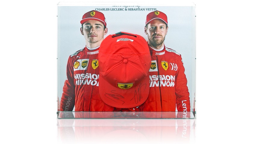 Cappellino Ferrari autografato da Charles Lelerc e Sebastian Vettel -  CharityStars
