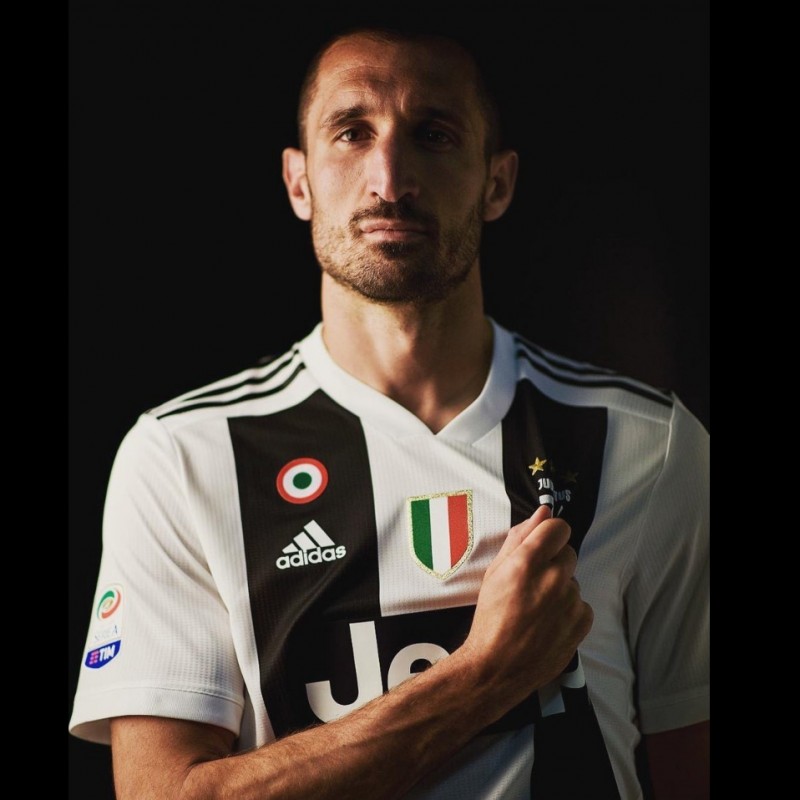 Chiellini's Juventus Worn and Signed Shirt with Dedication