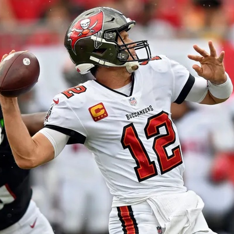 Catch a Pass with Buccaneer's Tom Brady in Naples, FL