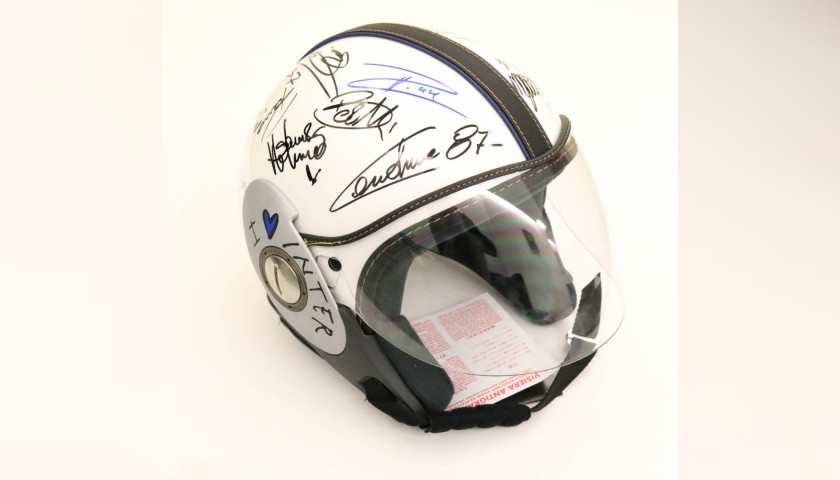 Casco 'I Love Inter' - Autografato dalla Rosa 2018/19 - CharityStars
