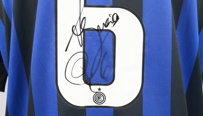 Maglia Ufficiale Lucio Inter, 2011/12 - Autografata - CharityStars