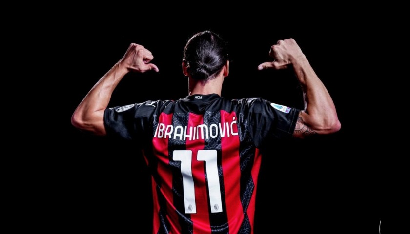 Maglia ufficiale Ibrahimovic Milan, 2020/21 - Autografata dalla rosa -  CharityStars