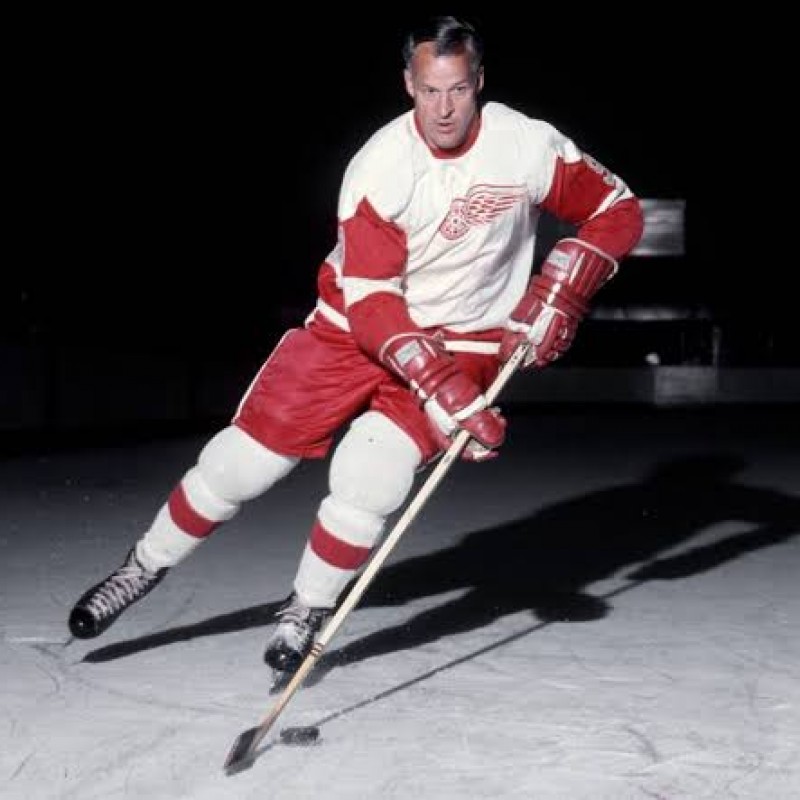 Gordie Howe Signed Red Wings Jersey