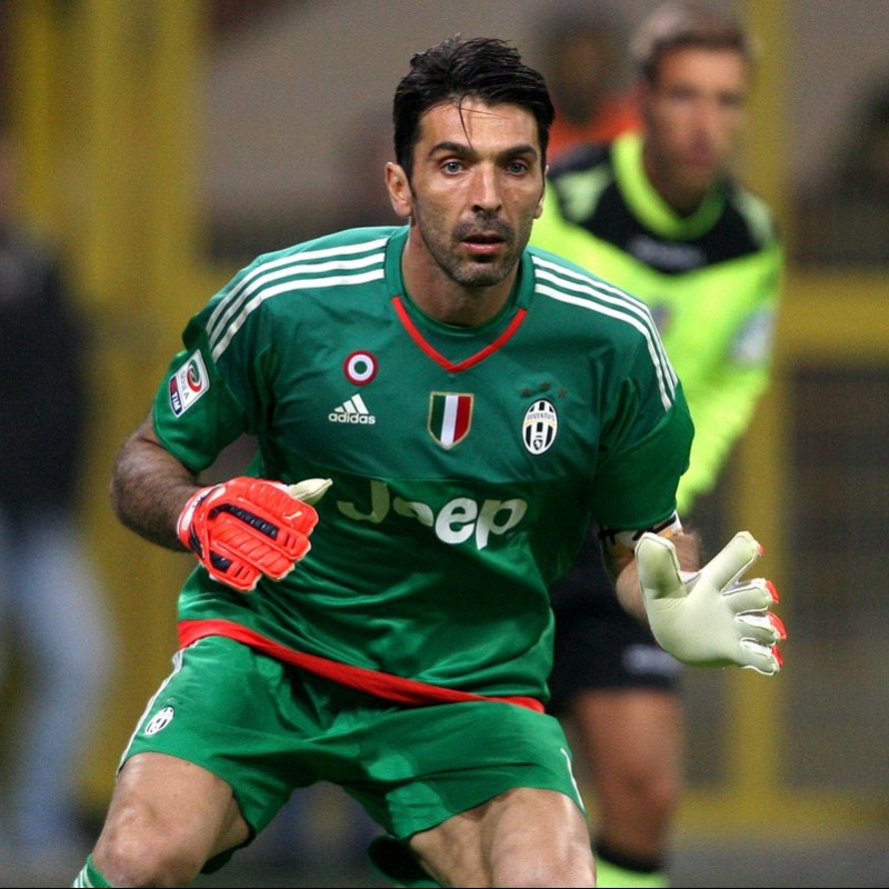 Buffon's Puma Gloves, Issued 2015/16 - Signed